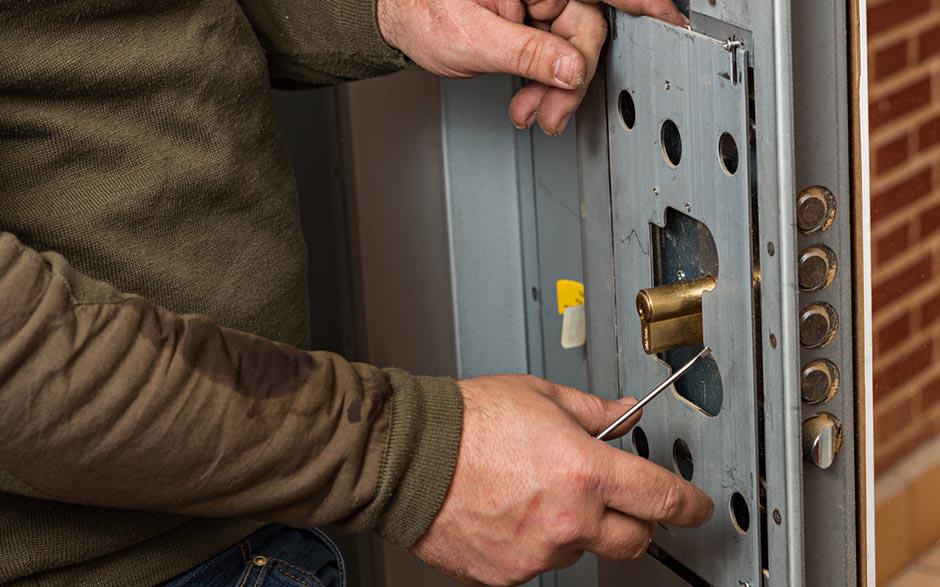 tarifs serrurier ouverture de porte Courbevoie